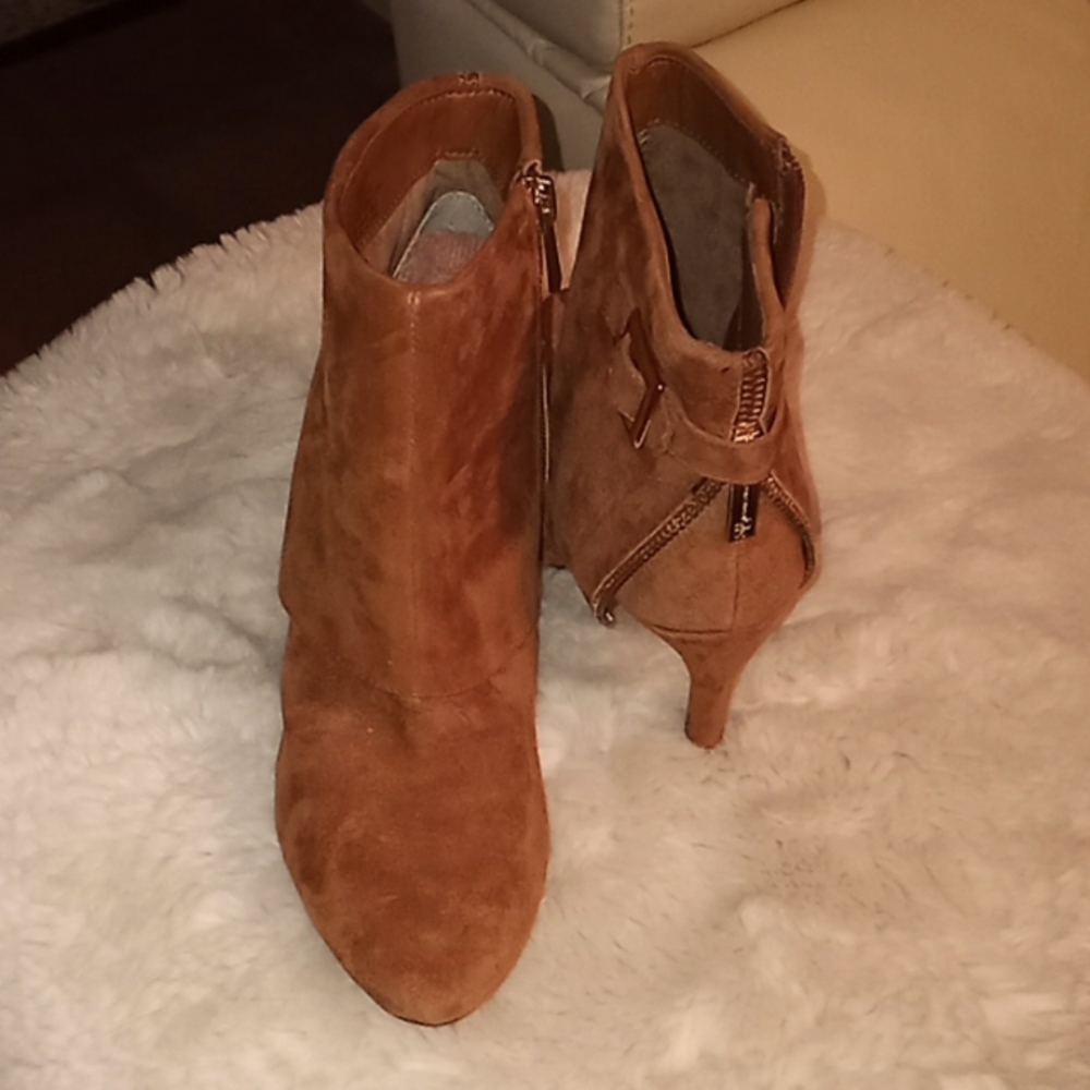 J. Simpson, FABULOUS Rust booties